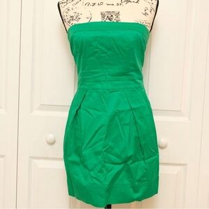 French Connection Green Strapless She has POCKETS!! Size 6 minidress